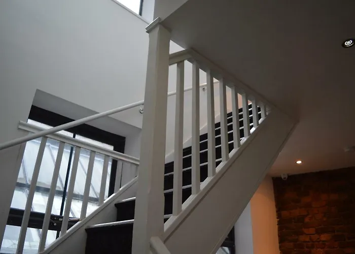 Spacious Shude Hill Apartment With Balcony